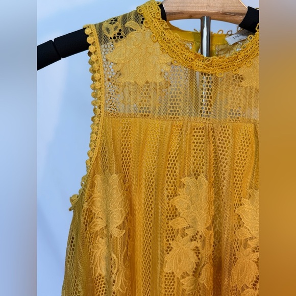 Paper + Tee Mustard Yellow Lace Tank Top Size M/ Great Under Denim Jacket - Picture 3 of 9